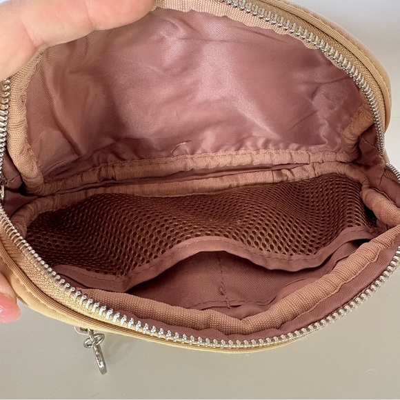 Steve Madden Quilted Belt Bag Beige Crossbody Fanny Pack - Picture 10 of 14